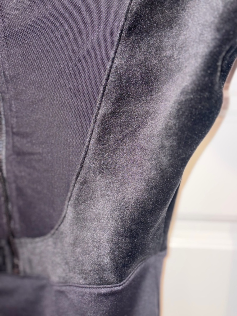 BNWT Mirella Velvet Sweetheart Bodysuit. - Picture 3 of 7